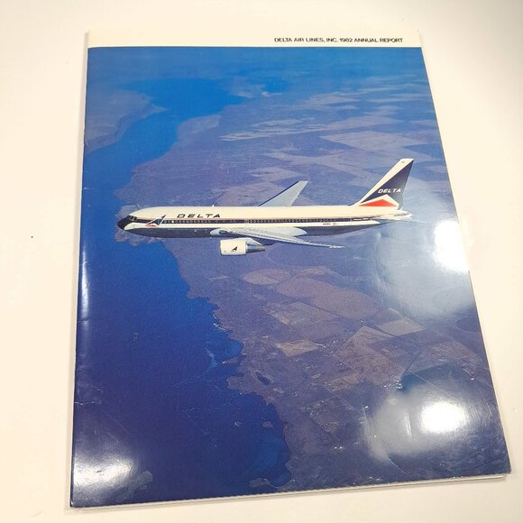 Delta Air Lines Inc annual report 1982 fiscal booklet book‎ airlines Vintage